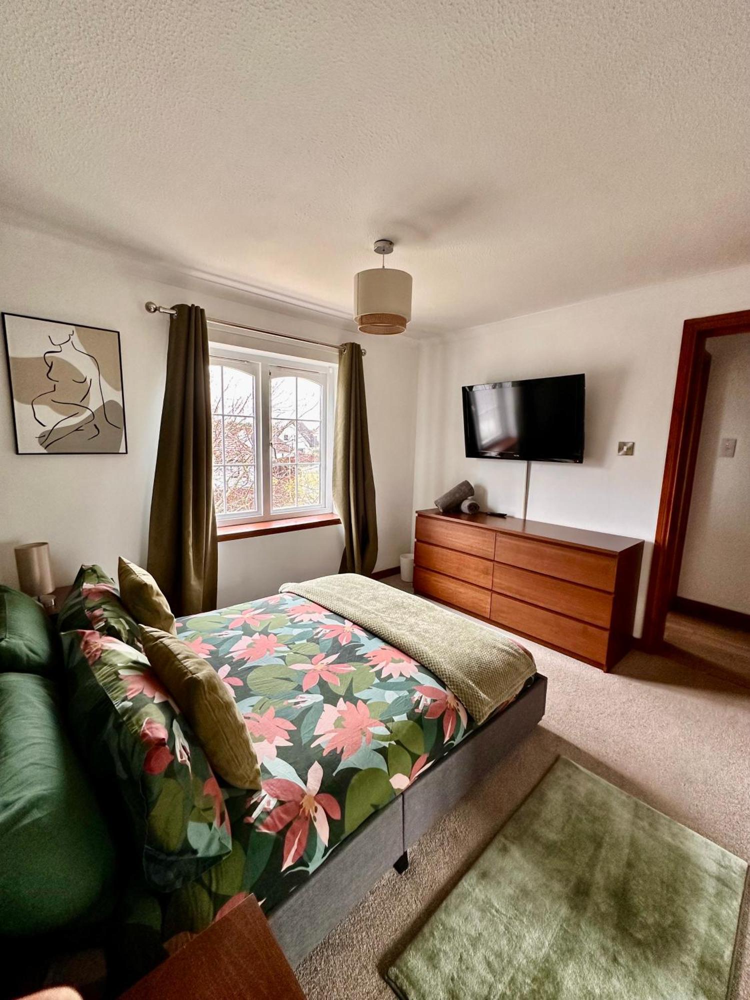 Apartment With Parking, Close To The Raigmore Hospital Inverness Ngoại thất bức ảnh